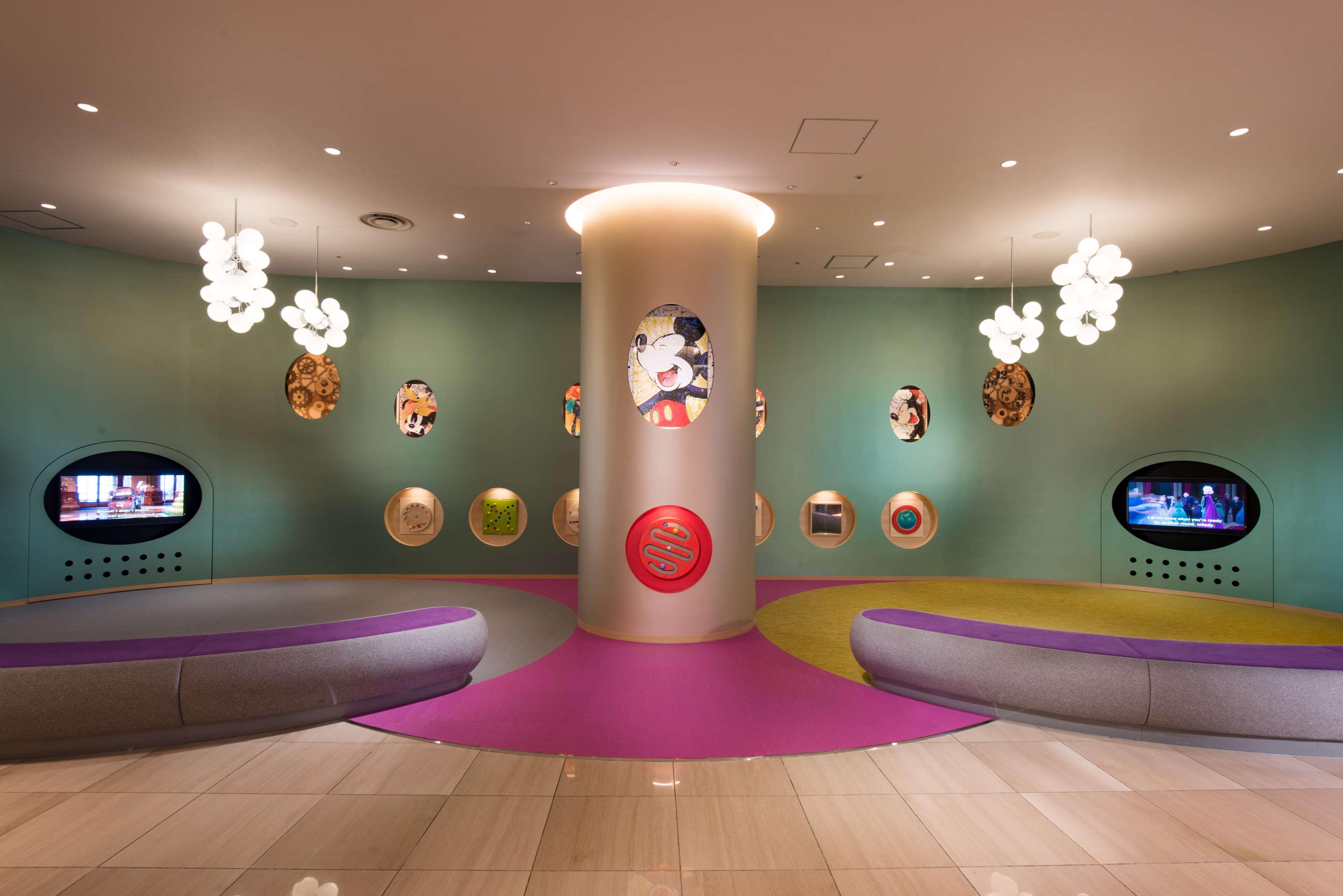 Hilton Tokyo Bay Hotel Urajaszu Kültér fotó